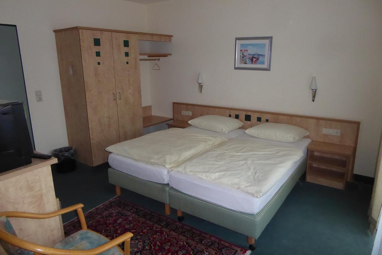 Hotel Ring Park Buchen  Extérieur photo