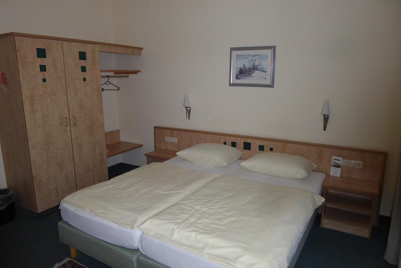 Hotel Ring Park Buchen  Extérieur photo