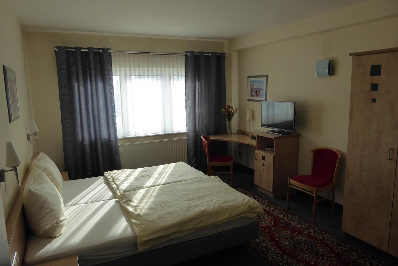 Hotel Ring Park Buchen  Extérieur photo